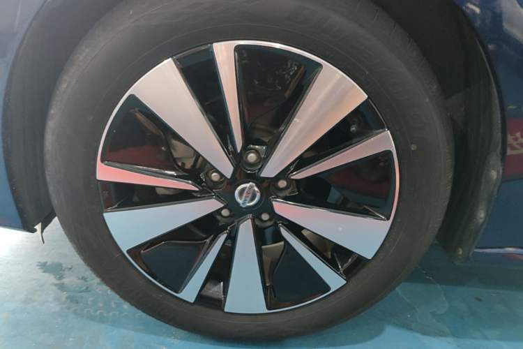 Used Nissan Teana 2021 2.0L XL Comfort Edition Left Front Wheel Hub