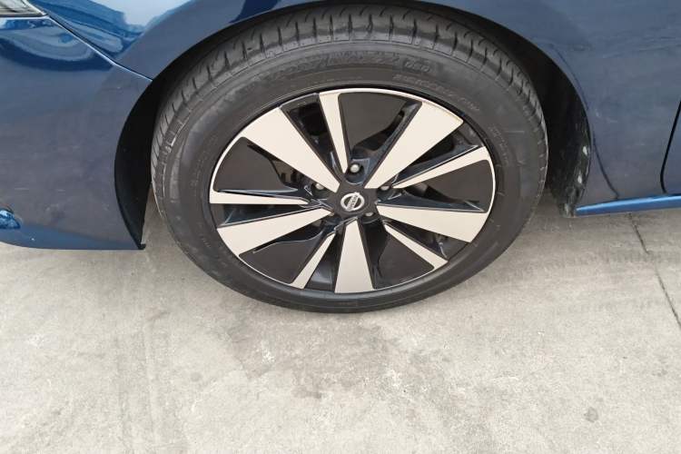 Used Nissan Teana 2021 2.0L XL Comfort Edition Left Front Wheel Hub