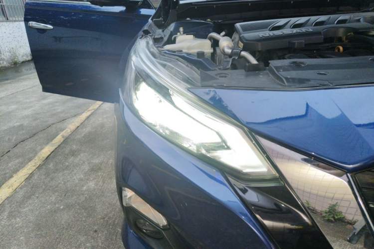 Used Nissan Teana 2021 2.0L XL Upper AD1 Smart Drive & Navigation Edition Right Front Headlight