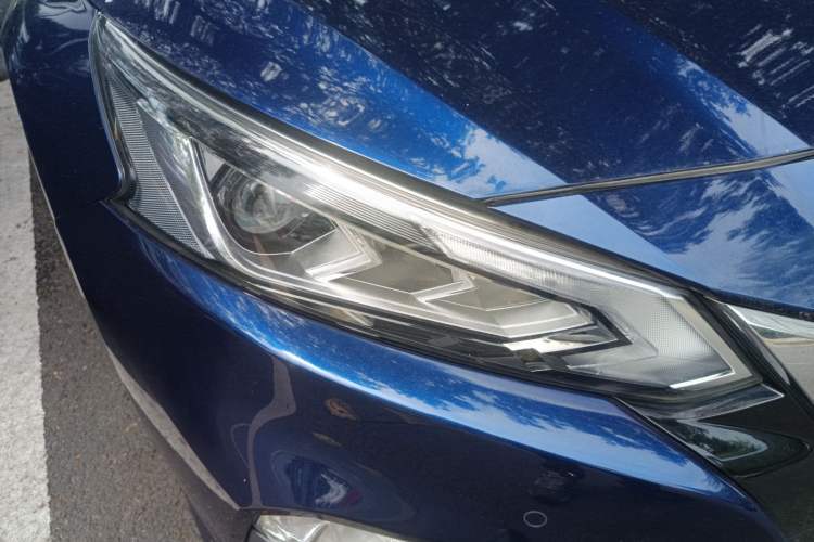 Used Nissan Teana 2021 2.0L XL Upper AD1 Smart Drive & Navigation Edition Right Front Headlight