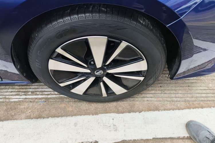 Used Nissan Teana 2021 2.0T XL Upper AD1 Smart Navigation Edition Right Front Wheel Hub