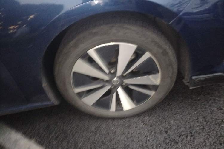 Used Nissan Teana 2021 2.0L XL Upper AD1 Smart Drive & Navigation Edition Right Front Wheel Hub