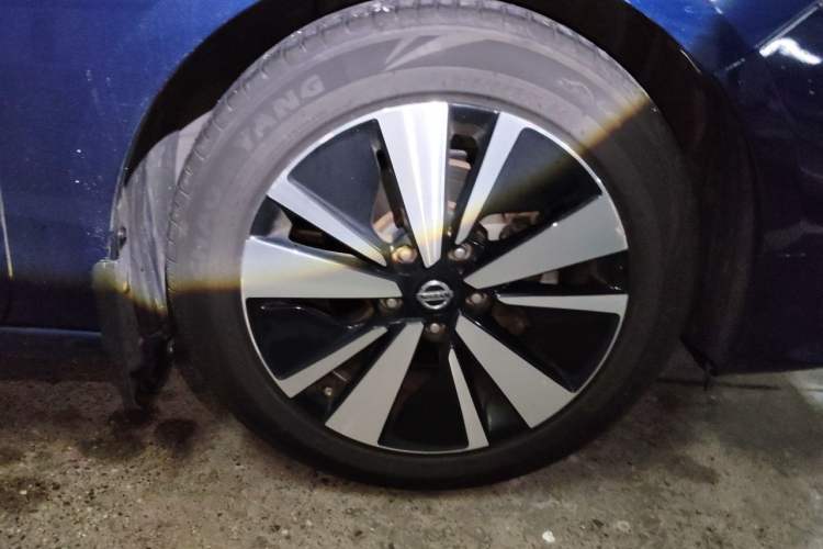 Used Nissan Teana 2021 2.0L XL Upper AD1 Smart Drive & Navigation Edition Right Front Wheel Hub
