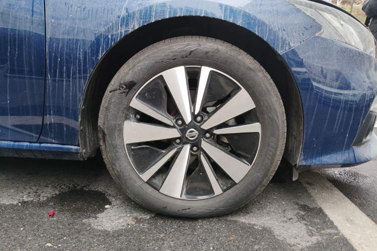 Used Nissan Teana 2021 2.0L XL Comfort Edition Right Front Wheel Hub