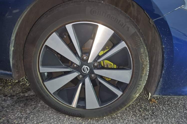 Used Nissan Teana 2021 2.0T XL Upper AD1 Smart Navigation Edition Right Front Wheel Hub