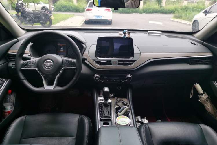 Used Nissan Teana 2021 2.0L XL Comfort Edition Center Console