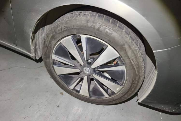 Used Nissan Teana 2021 2.0L XL Upper AD1 Smart Drive & Navigation Edition Right Front Wheel Hub