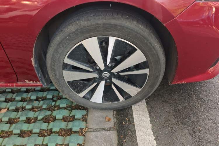 Used Nissan Teana 2021 2.0L XL Comfort Edition Right Front Wheel Hub