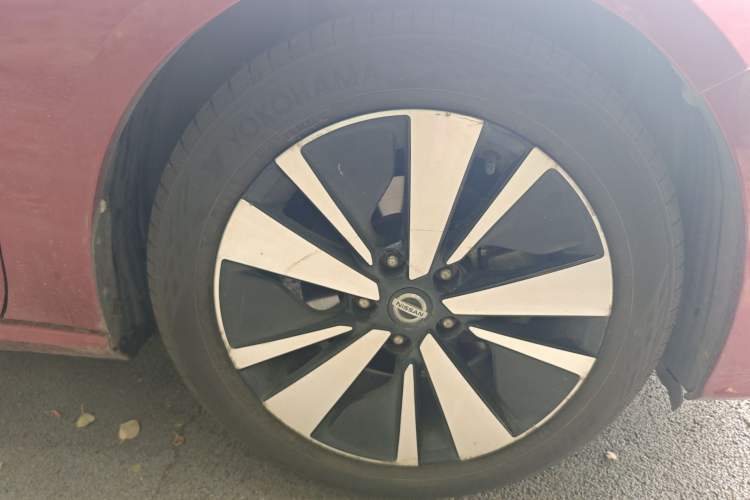 Used Nissan Teana 2021 2.0L XL Upper AD1 Smart Drive & Navigation Edition Right Front Wheel Hub