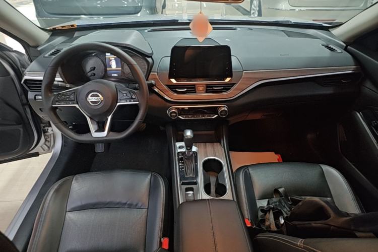 Used Nissan Teana 2021 2.0L XL Comfort Edition Center Console