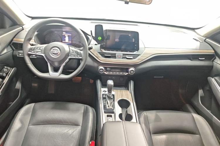 Used Nissan Teana 2021 2.0L XL Comfort Edition Center Console