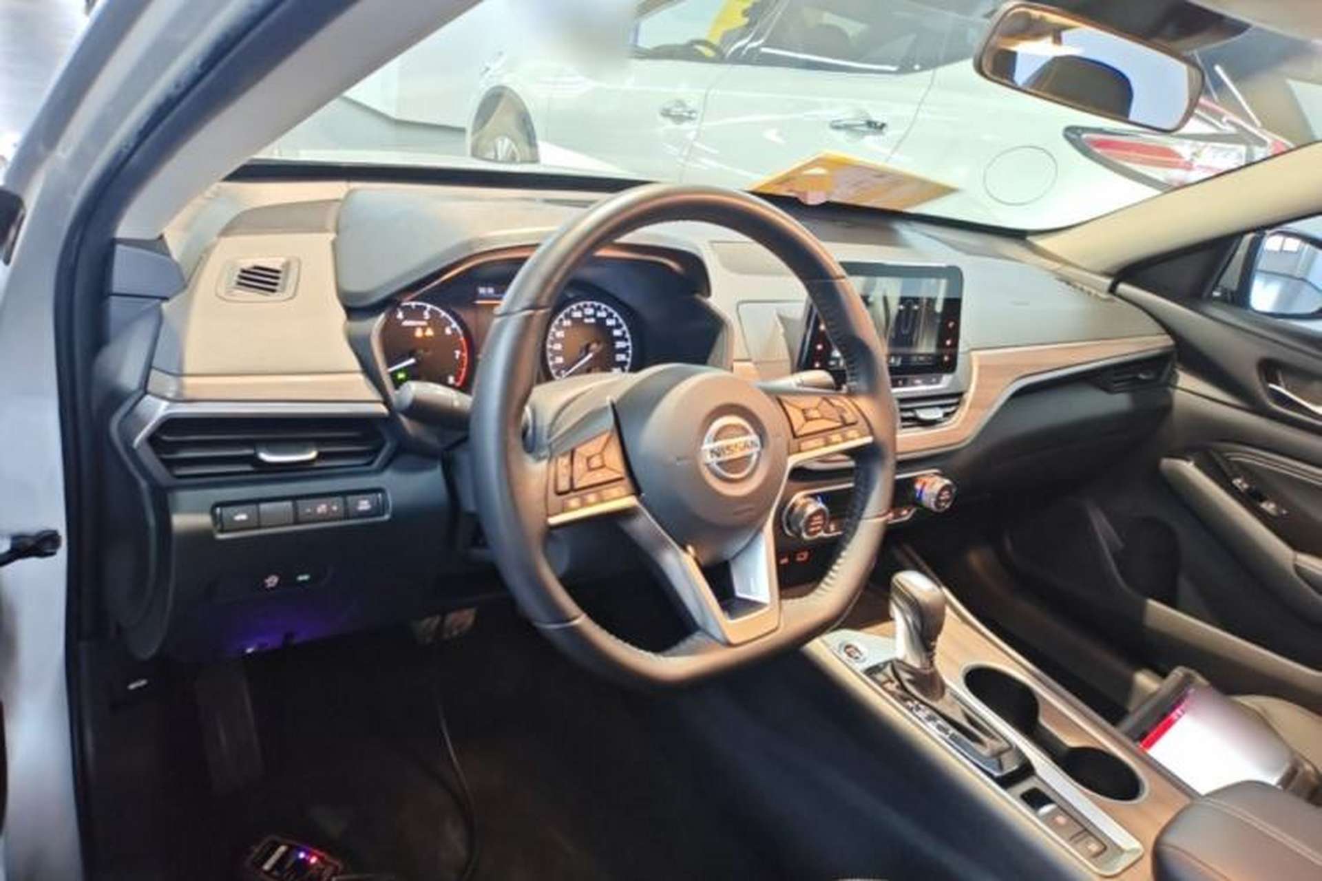 Used Nissan Teana 2021 2.0L XL Comfort Edition Center Console