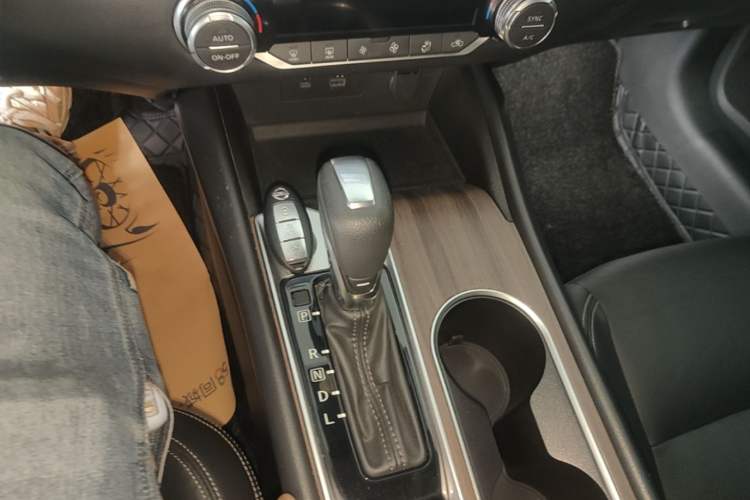 Used Nissan Teana 2021 2.0L XL Comfort Edition Gear Lever