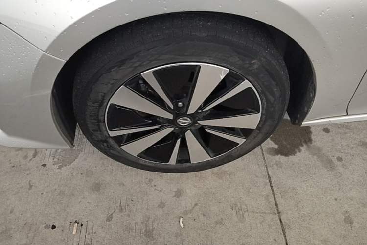 Used Nissan Teana 2021 2.0L XL Comfort Edition Left Front Wheel Hub
