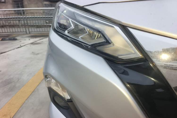 Used Nissan Teana 2021 2.0L XL Comfort Edition Right Front Headlight