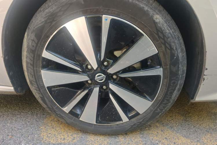 Used Nissan Teana 2021 2.0L XL Comfort Edition Right Front Wheel Hub
