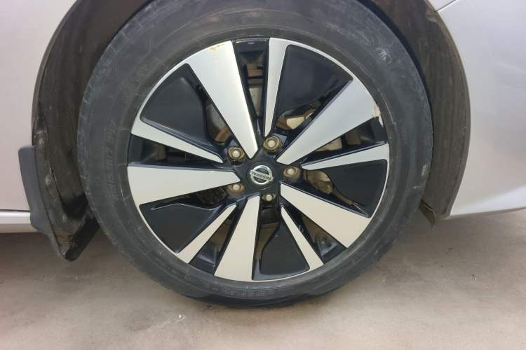 Used Nissan Teana 2021 2.0L XL Comfort Edition Right Front Wheel Hub