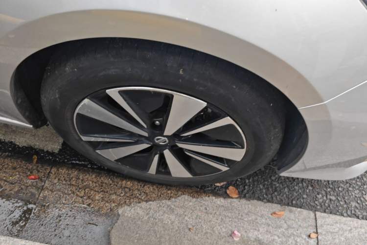 Used Nissan Teana 2021 2.0L XL Comfort Edition Right Front Wheel Hub