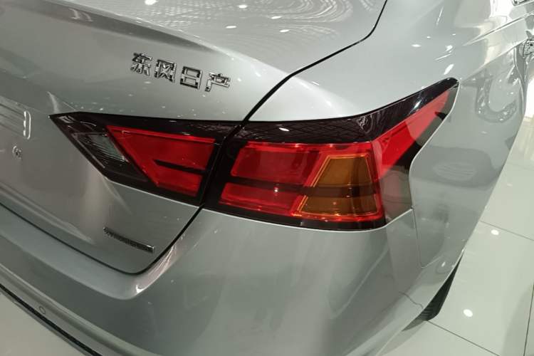 Used Nissan Teana 2021 2.0L XL Upper AD1 Smart Drive & Navigation Edition Right Rear Taillight
