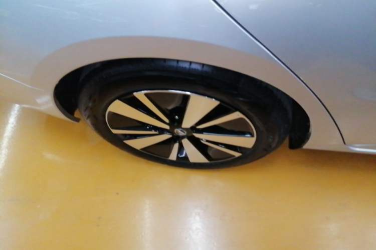 Used Nissan Teana 2021 2.0L XL Comfort Edition Right Rear Wheel Hub