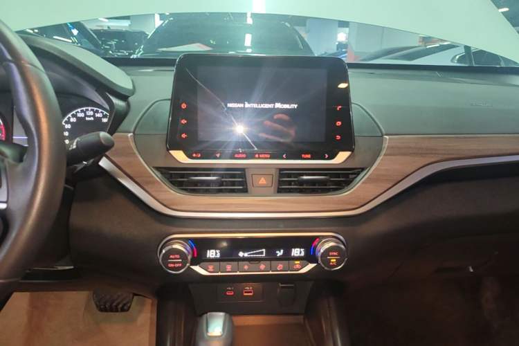 Used Nissan Teana 2021 2.0L XL Comfort Edition Audio And AC Panel
