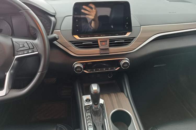 Used Nissan Teana 2021 2.0L XL Comfort Edition Audio And AC Panel