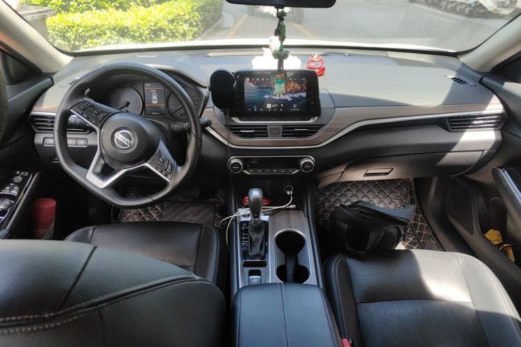 Used Nissan Teana 2021 2.0L XL Comfort Edition Center Console