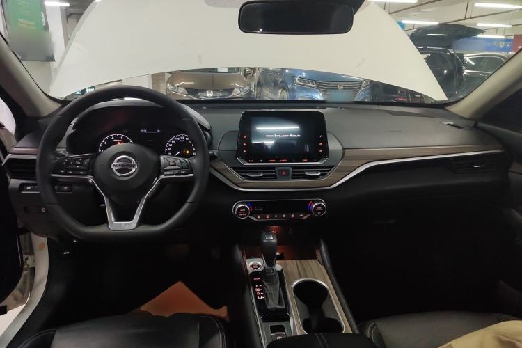 Used Nissan Teana 2021 2.0L XL Comfort Edition Center Console