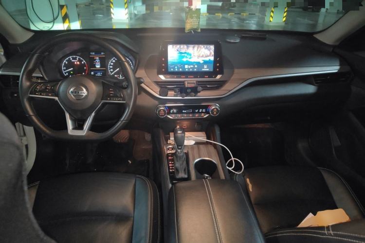 Used Nissan Teana 2021 2.0L XL Comfort Edition Center Console
