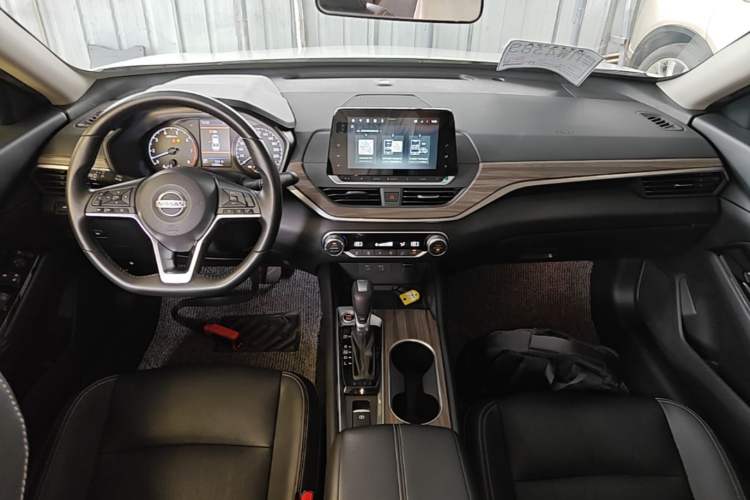 Used Nissan Teana 2021 2.0L XL Comfort Edition Center Console