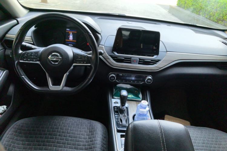 Used Nissan Teana 2021 2.0L XL Comfort Edition Center Console