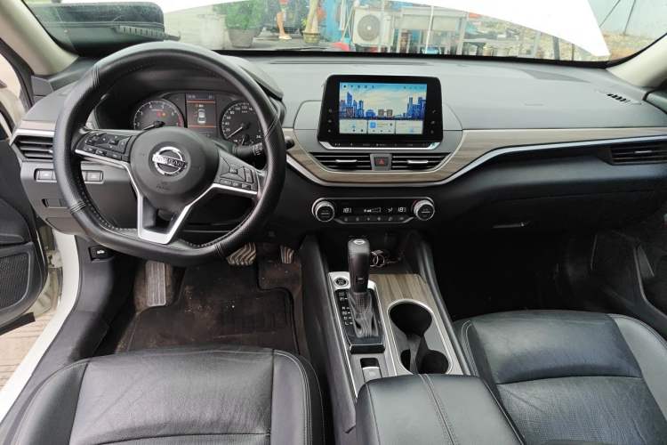 Used Nissan Teana 2021 2.0L XL Comfort Edition Center Console