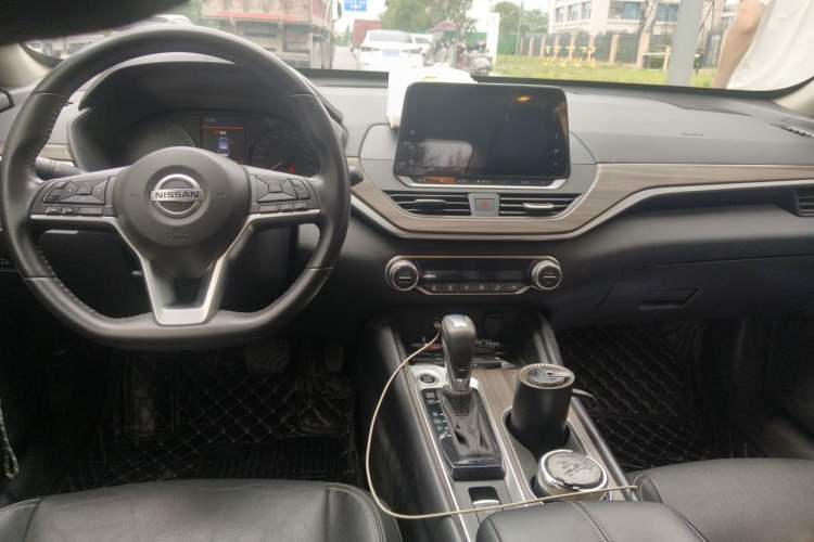 Used Nissan Teana 2021 2.0L XL Comfort Edition Center Console