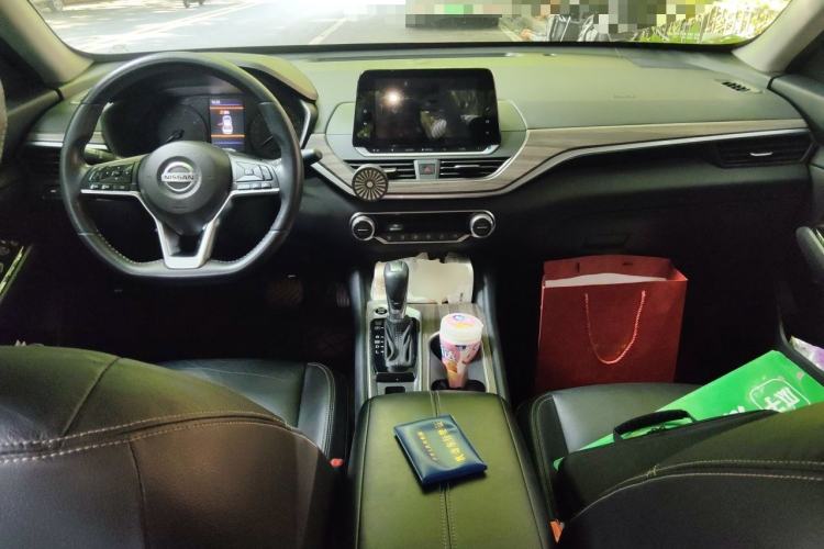 Used Nissan Teana 2021 2.0L XL Comfort Edition Center Console