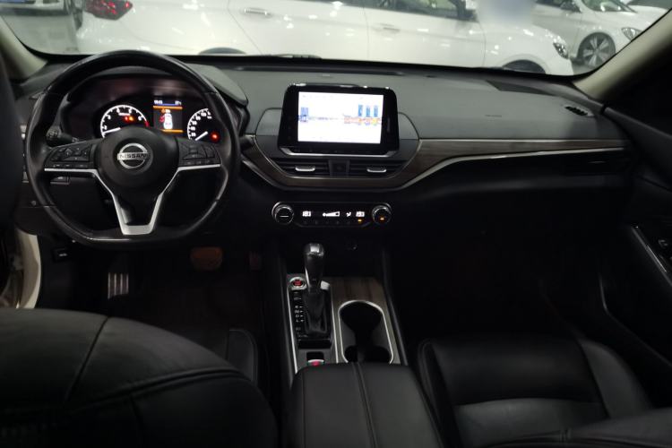 Used Nissan Teana 2021 2.0L XL Comfort Edition Center Console