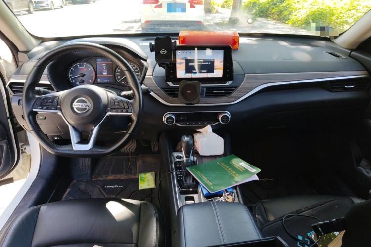 Used Nissan Teana 2021 2.0L XL Comfort Edition Center Console
