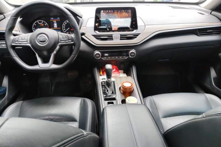 Used Nissan Teana 2021 2.0L XL Comfort Edition Center Console