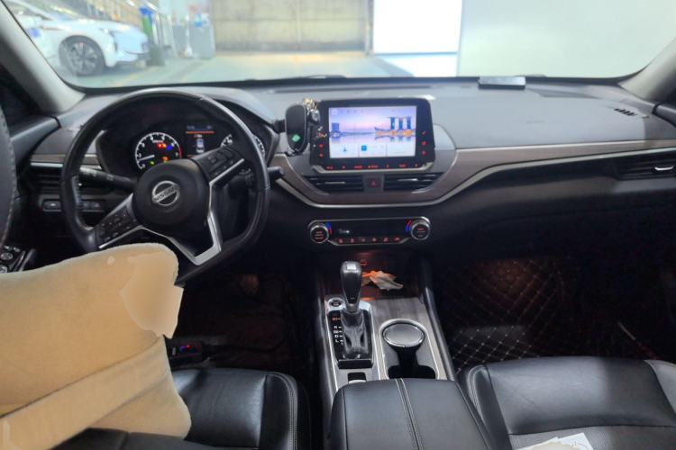 Used Nissan Teana 2021 2.0L XL Comfort Edition Center Console