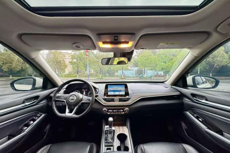 Used Nissan Teana 2021 2.0L XL Comfort Edition Center Console