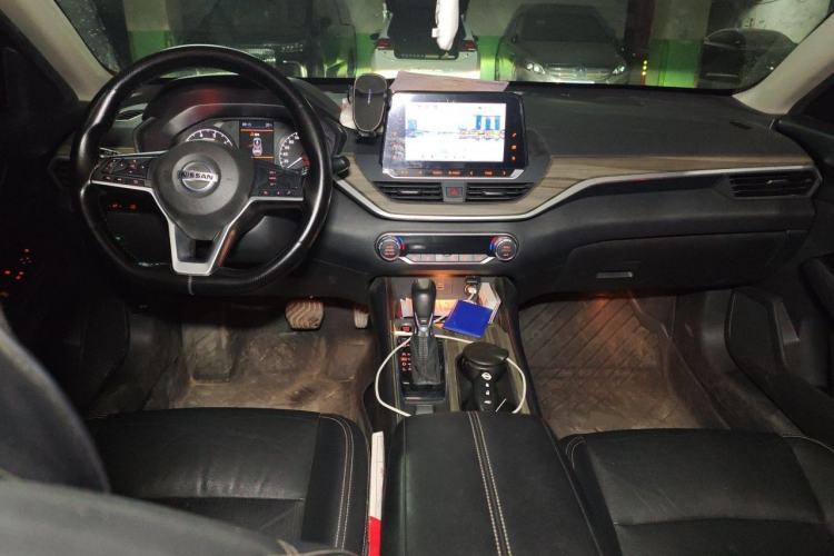 Used Nissan Teana 2021 2.0L XL Comfort Edition Center Console