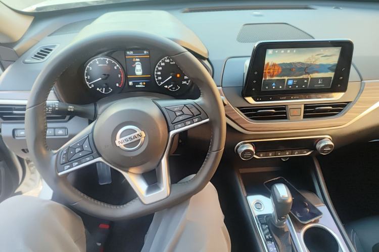 Used Nissan Teana 2021 2.0L XL Comfort Edition Center Console