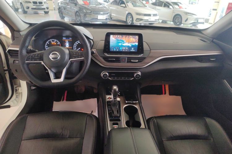 Used Nissan Teana 2021 2.0L XL Comfort Edition Center Console