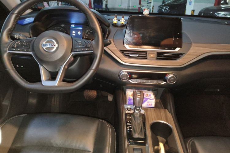 Used Nissan Teana 2021 2.0L XL Comfort Edition Center Console