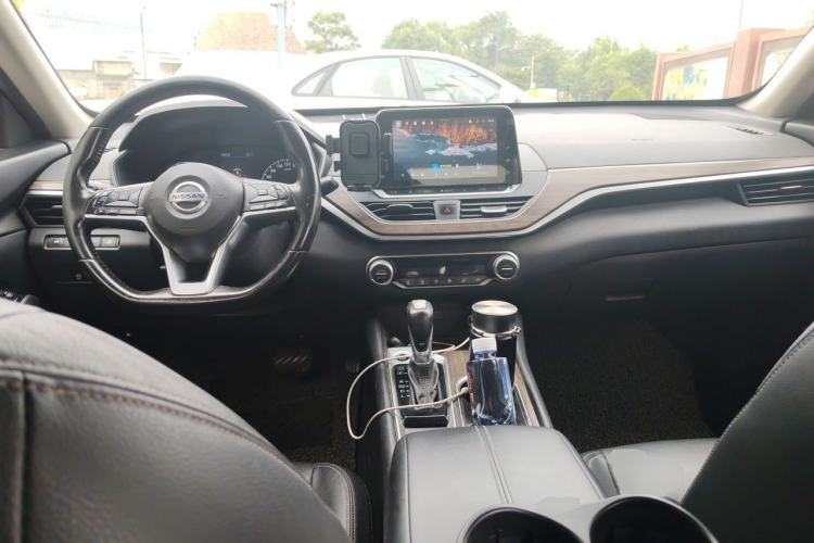 Used Nissan Teana 2021 2.0L XL Comfort Edition Center Console