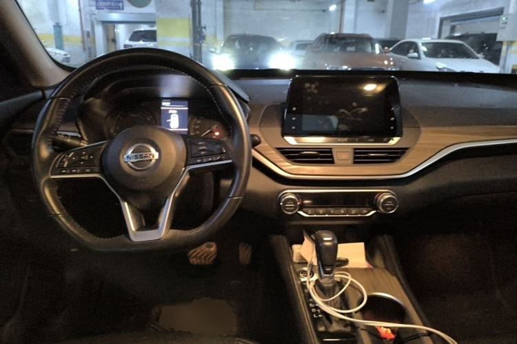 Used Nissan Teana 2021 2.0L XL Comfort Edition Center Console