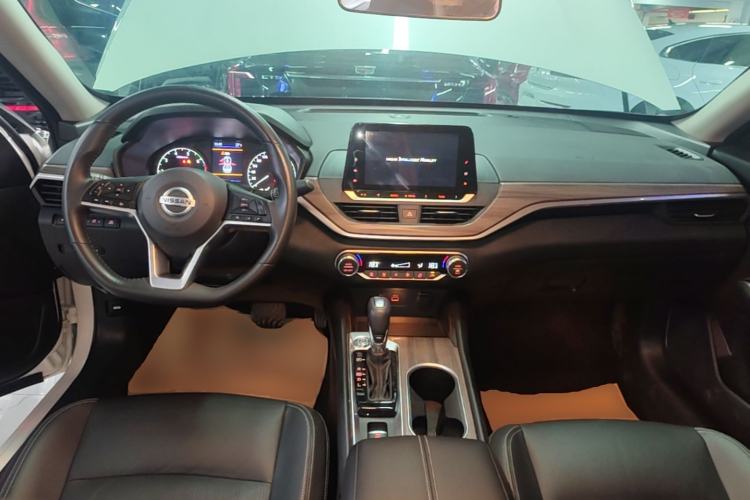 Used Nissan Teana 2021 2.0L XL Comfort Edition Center Console