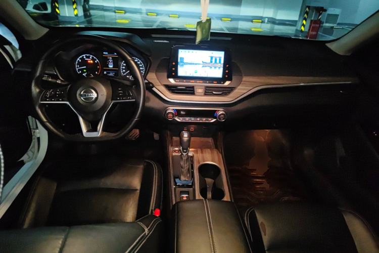 Used Nissan Teana 2021 2.0L XL Comfort Edition Center Console
