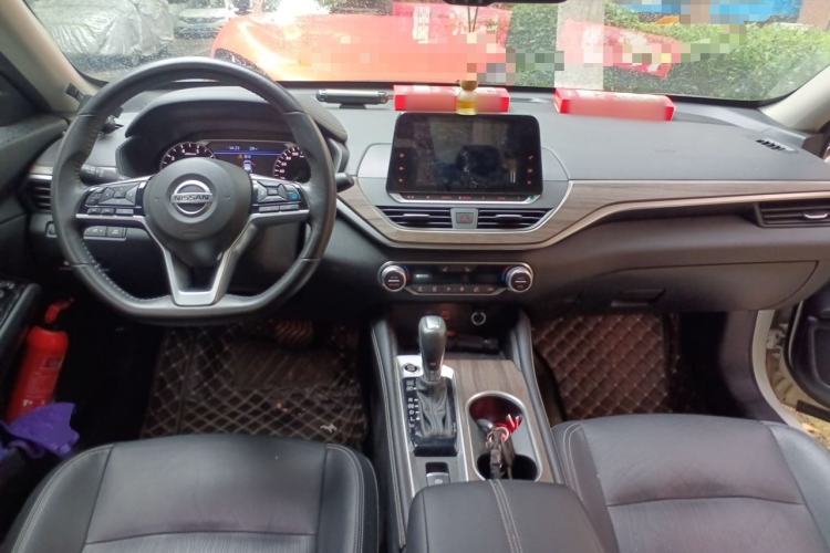 Used Nissan Teana 2021 2.0L XL Upper AD1 Smart Drive & Navigation Edition Center Console