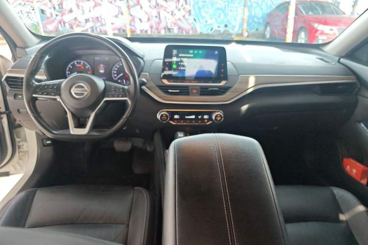 Used Nissan Teana 2021 2.0L XL Comfort Edition Center Console
