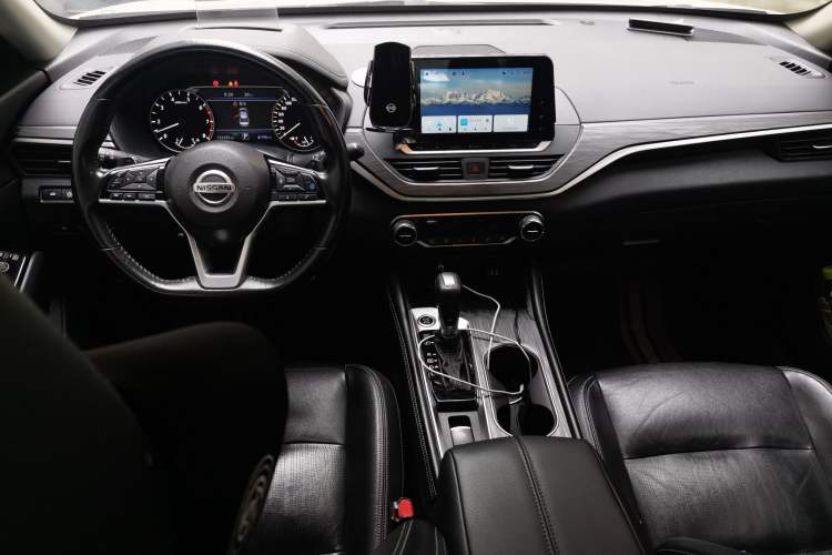 Used Nissan Teana 2021 2.0T XL Upper AD1 Smart Navigation Edition Center Console